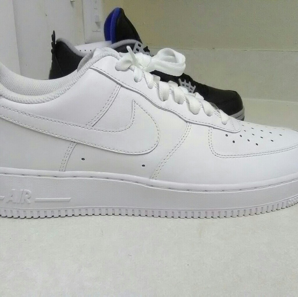 10.5 Nike Air Forces